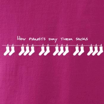 How pianists dry their socks