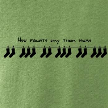 How pianists dry their socks