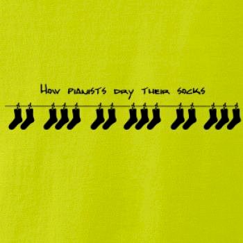 How pianists dry their socks