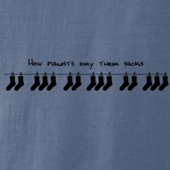 How pianists dry their socks
