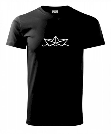 Papierová loďka na vode