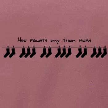 How pianists dry their socks