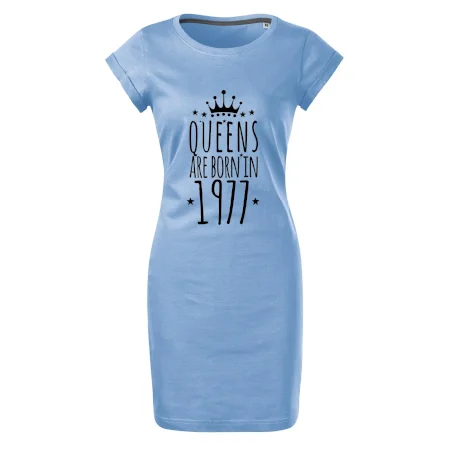 Queens are born in 1977