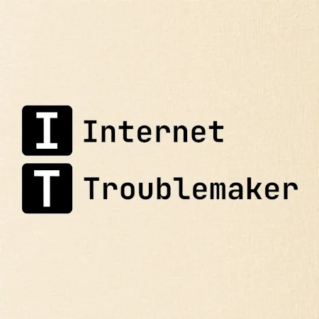 IT Nápis Internet Troublemaker
