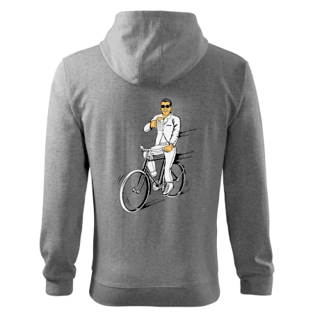 Gentleman na bicykli s pivom