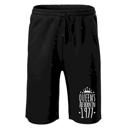 Queens are born in 1977