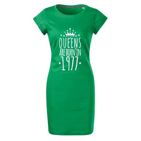 Queens are born in 1977