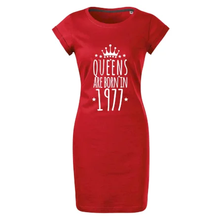 Queens are born in 1977