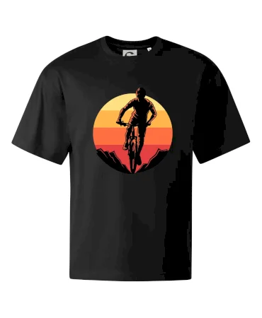 MTB cyklista a západ slnka
