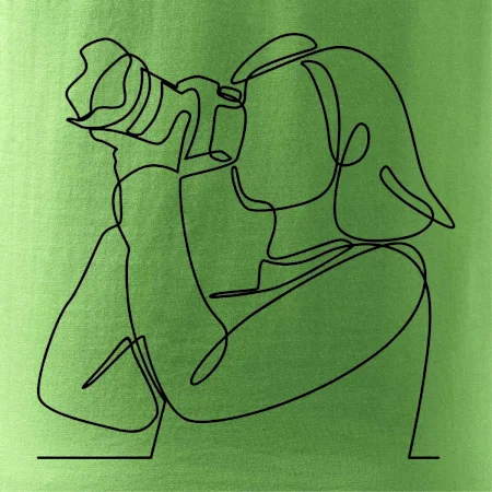 Fotografka stojaca jedným ťahom