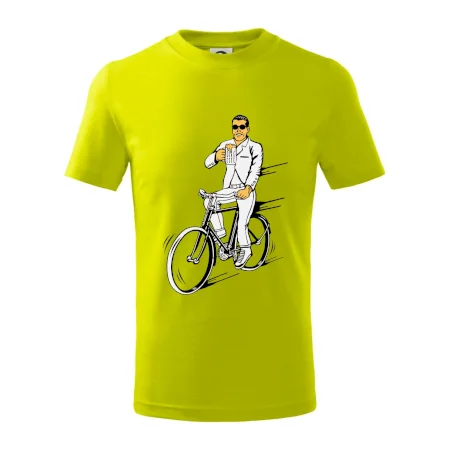 Gentleman na bicykli s pivom