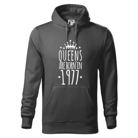 Queens are born in 1977