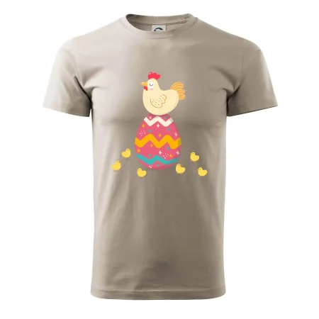 Sliepka sediaca na veľkonočnom vajci