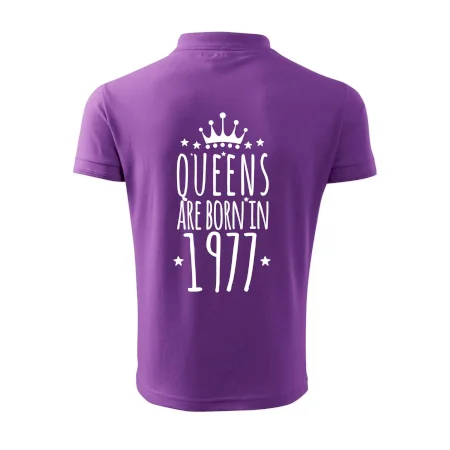 Queens are born in 1977