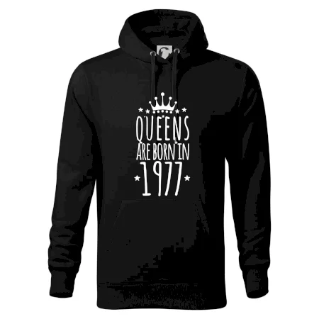 Queens are born in 1977