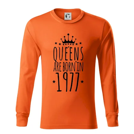 Queens are born in 1977