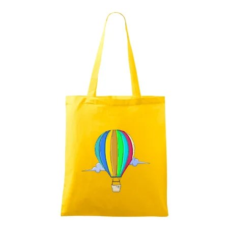 Teplovzdušný balón v oblakoch