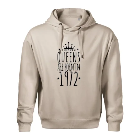 Queens are born in 1972