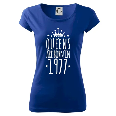 Queens are born in 1977