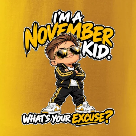Novembrový chlapec v čiernej teplákovej súprave so zlatými okuliarmi