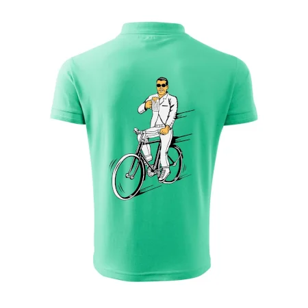 Gentleman na bicykli s pivom