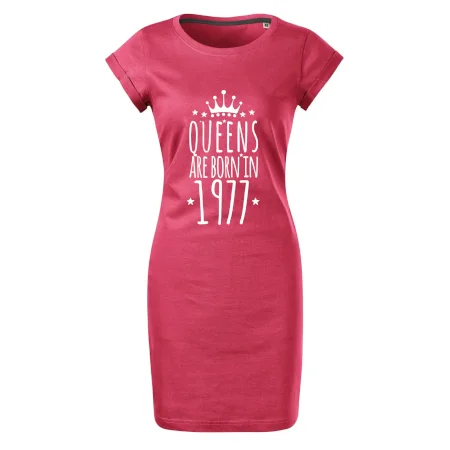 Queens are born in 1977