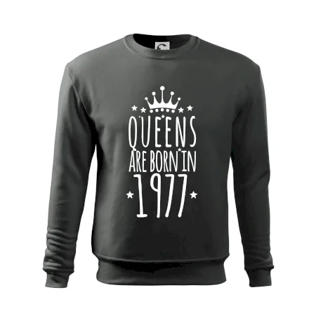 Queens are born in 1977