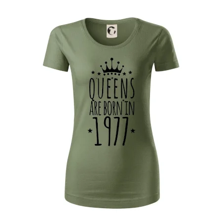 Queens are born in 1977