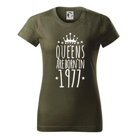 Queens are born in 1977