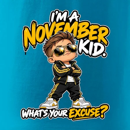 Novembrový chlapec v čiernej teplákovej súprave so zlatými okuliarmi