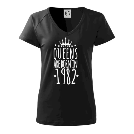 Queens are born in 1982