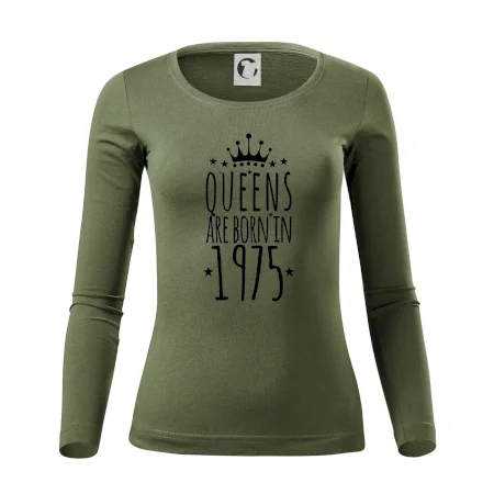 Queens are born in 1975