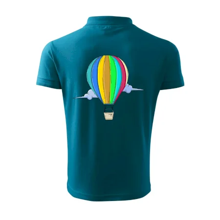 Teplovzdušný balón v oblakoch