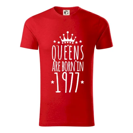 Queens are born in 1977