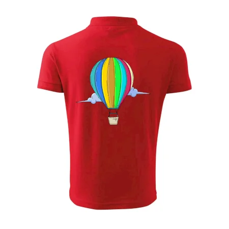 Teplovzdušný balón v oblakoch
