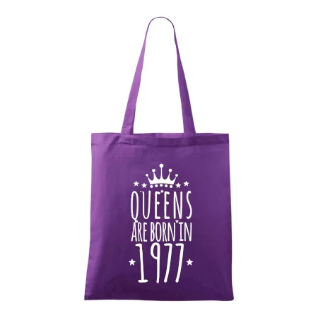Queens are born in 1977