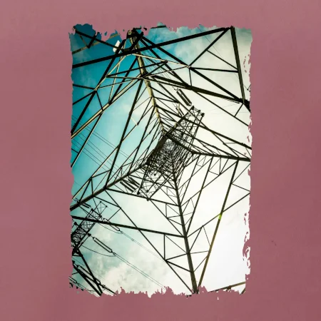 Farebné nebo - stožiare vysokého napätia