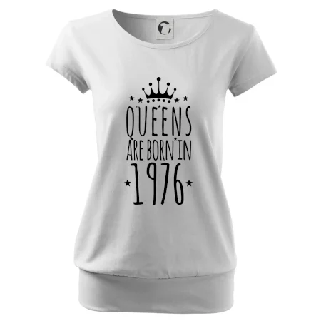 Queens are born in 1976