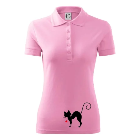 Zamilovaná mačka prehnutá