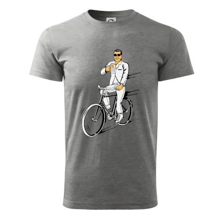Gentleman na bicykli s pivom