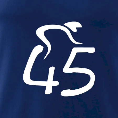 Cyklista oslavuje štyridsaťpäťku (45)