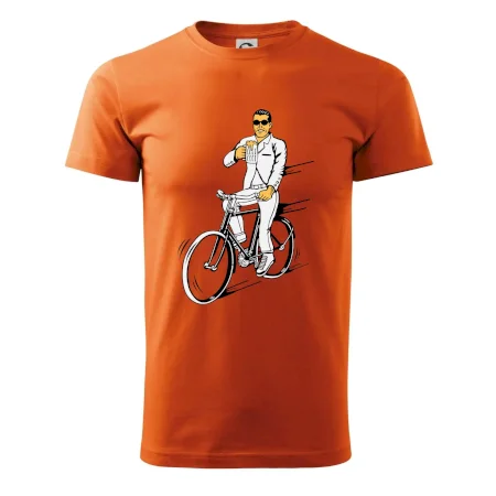 Gentleman na bicykli s pivom