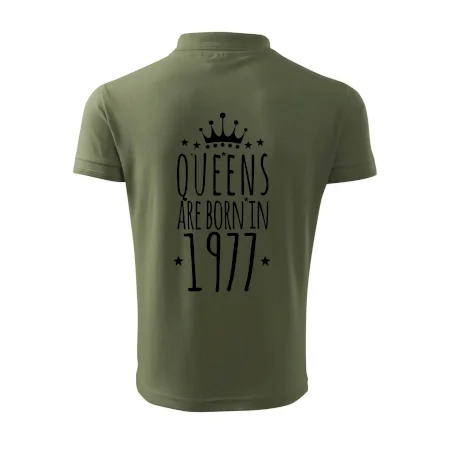 Queens are born in 1977