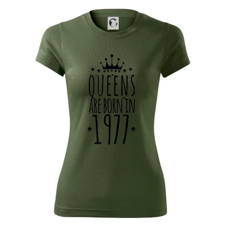 Queens are born in 1977