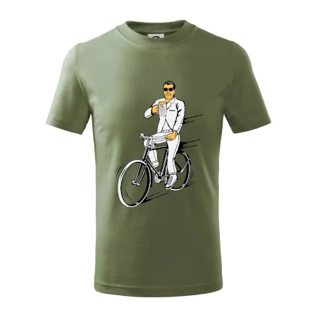 Gentleman na bicykli s pivom