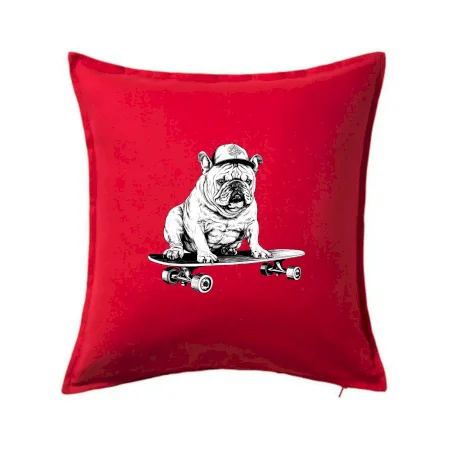 Čiernobiely buldog na skateboarde