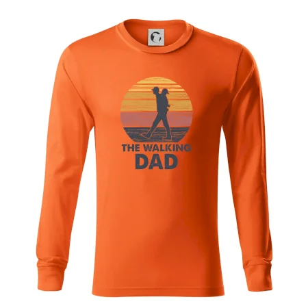 The walking dad - tata s dítětem na zádech