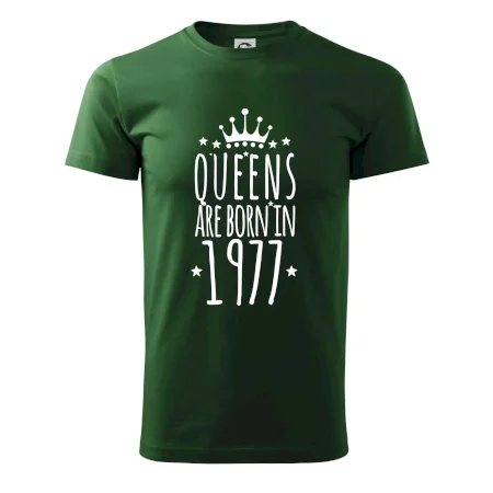 Queens are born in 1977