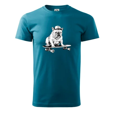 Čiernobiely buldog na skateboarde