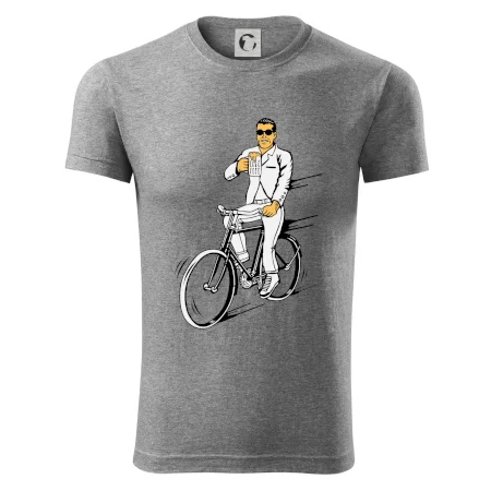 Gentleman na bicykli s pivom